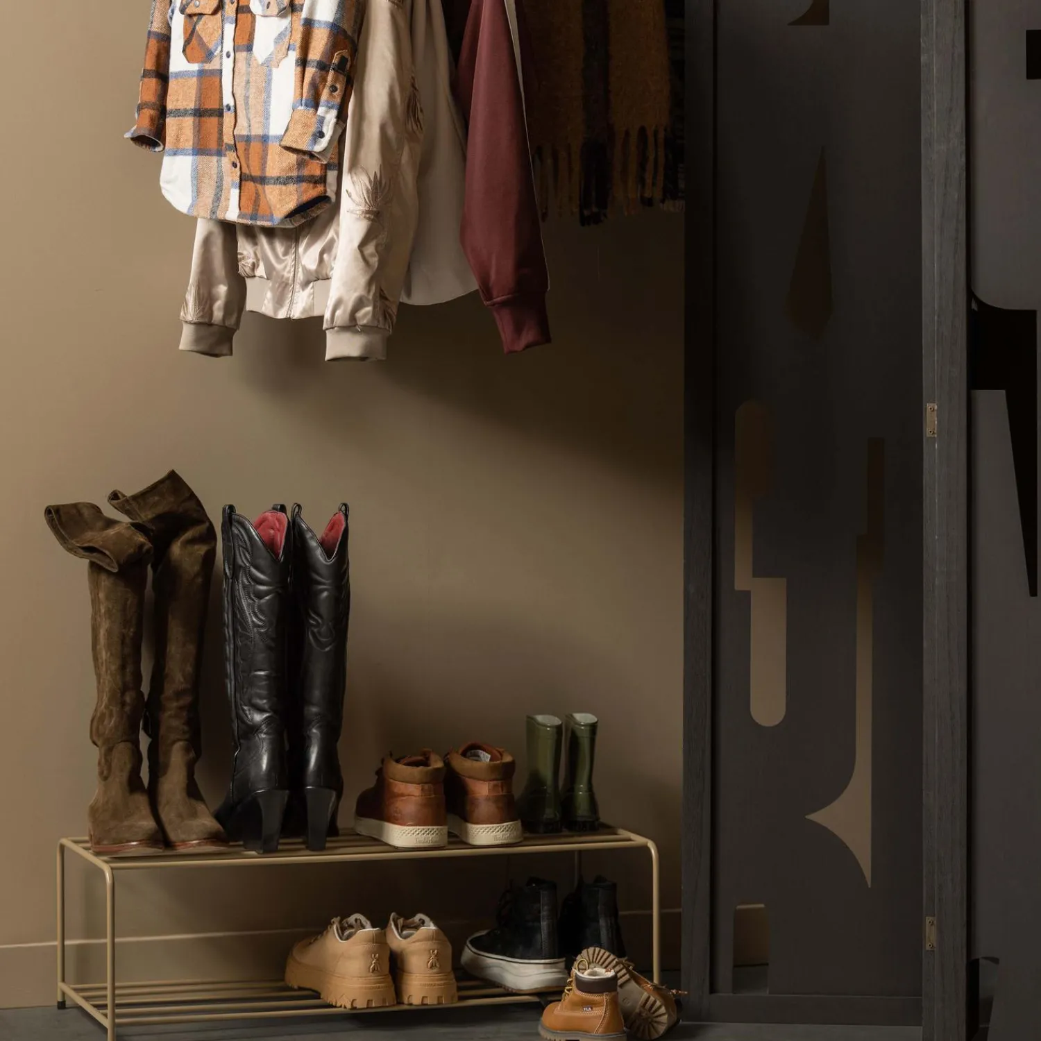 New WOOOD Josse staand schoenenrek metaal militair bruin