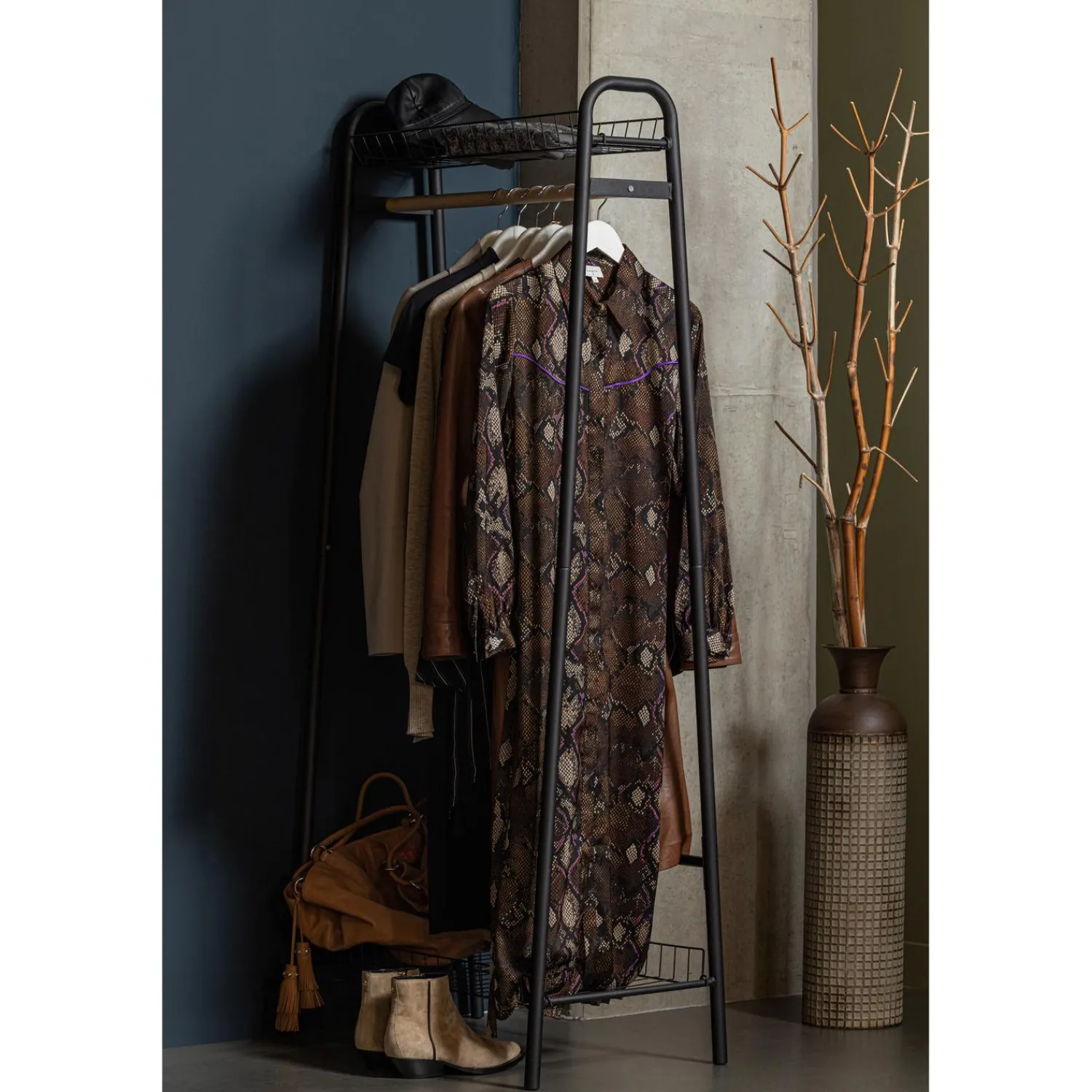 WOOOD Jovi kledingrek metaal zwart