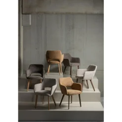 Best WOOOD Murat eetkamerstoel met houten poot naturel Taupe