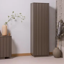 Best WOOOD Nova hoge opbergkast grenen truffel bruin