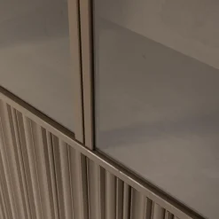 Best WOOOD Nova lage vitrinekast grenen truffel bruin