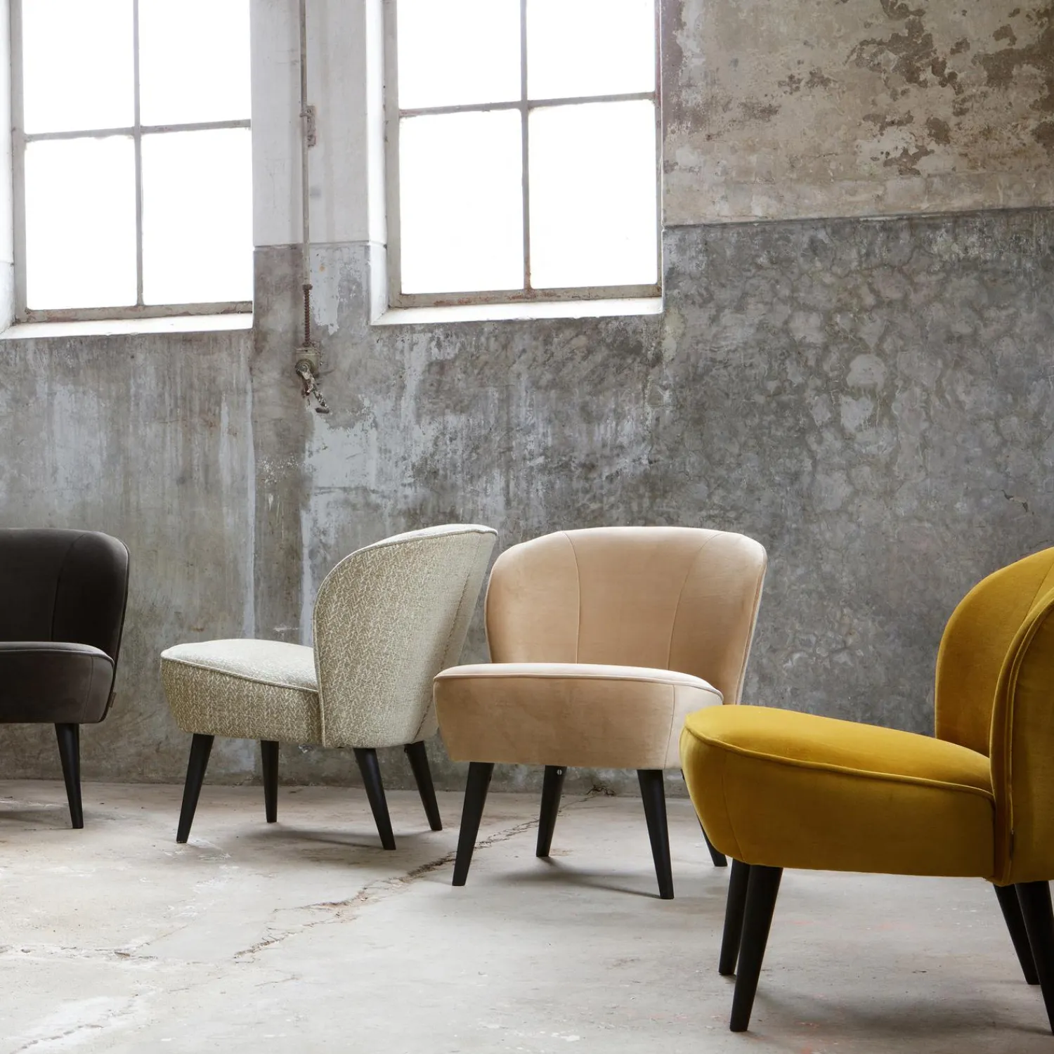 Outlet WOOOD Sara fauteuil velvet oud Roze