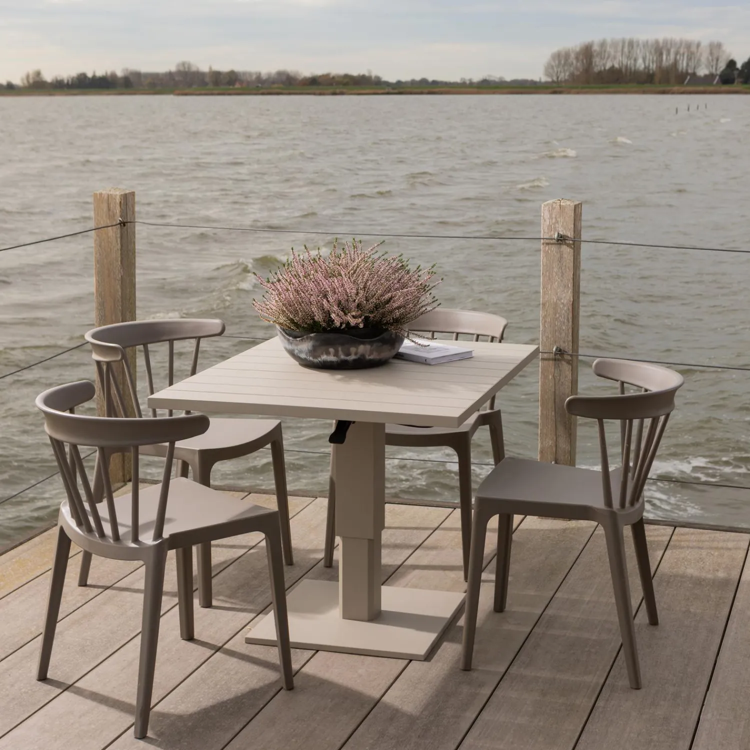 WOOOD Tesso hoogte verstelbare tuintafel aluminium Zand