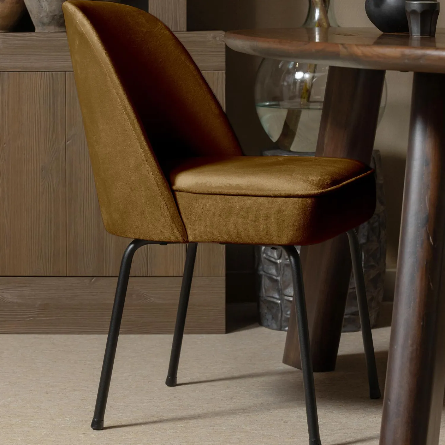 Hot WOOOD Vogue eetkamerstoel velvet Honinggeel